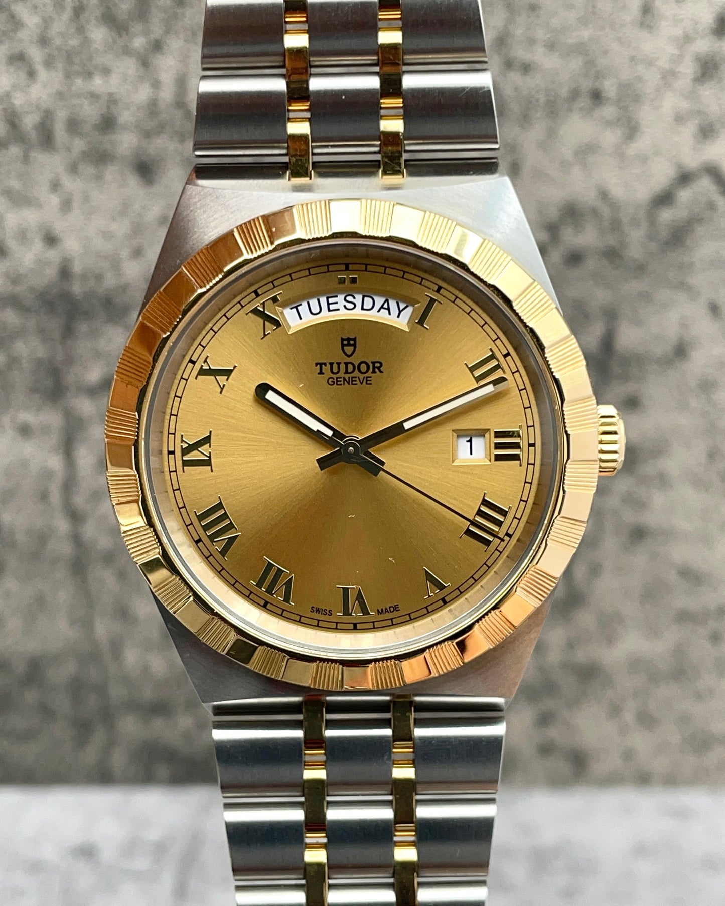 Tudor Royal 41
