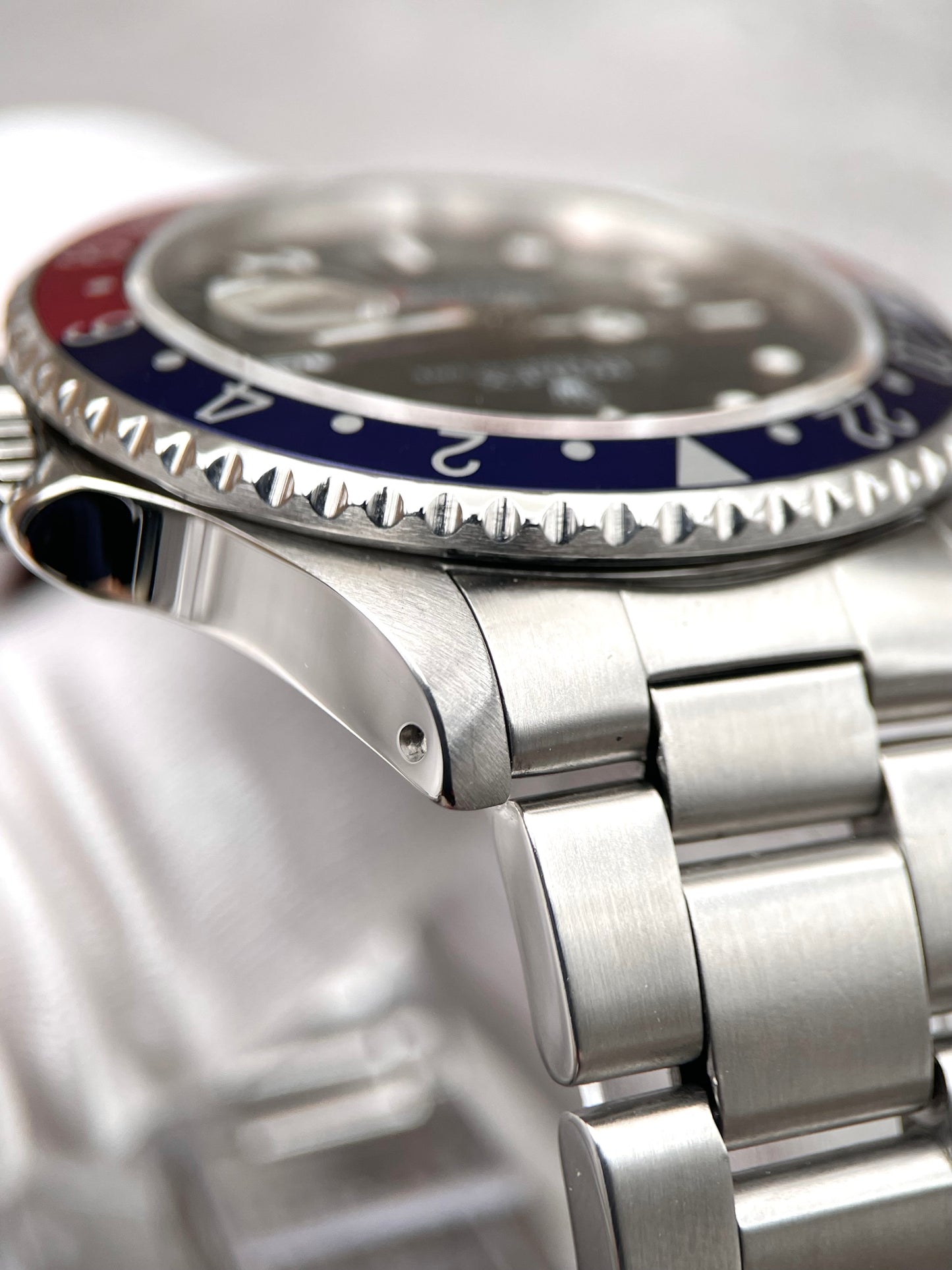 Rolex GMT-Master 16700 Pepsi