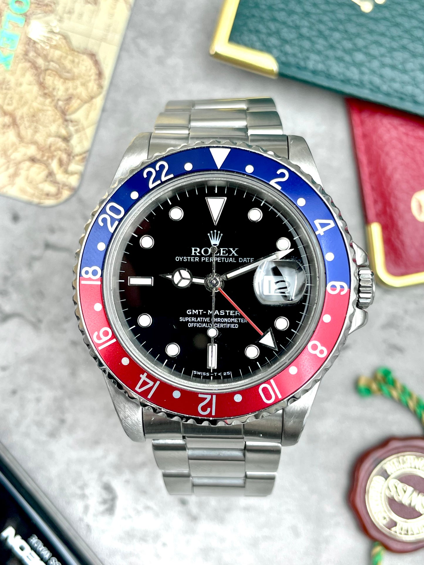 Rolex GMT-Master 16700 Pepsi