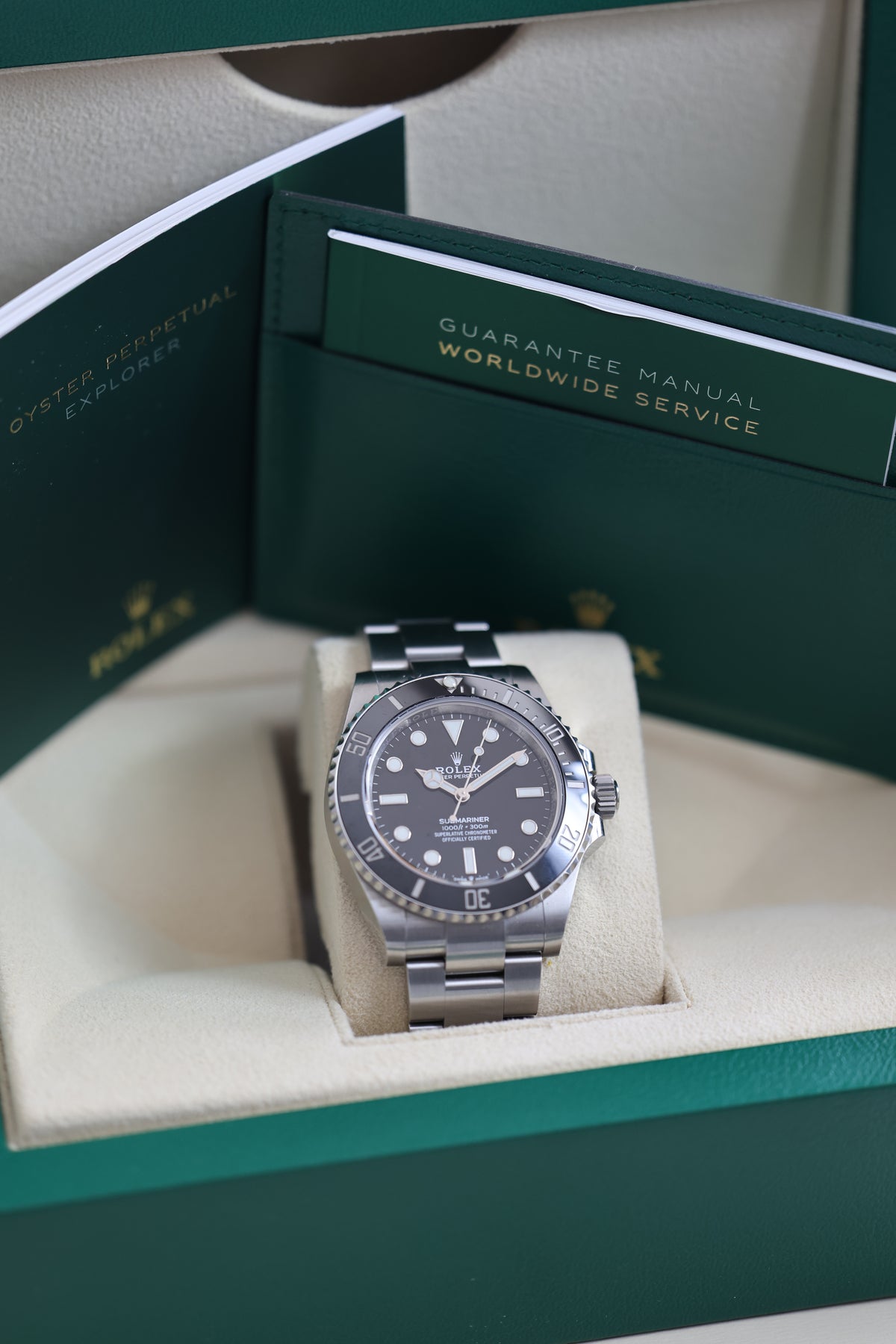 Rolex Submariner 124060LN | 2021