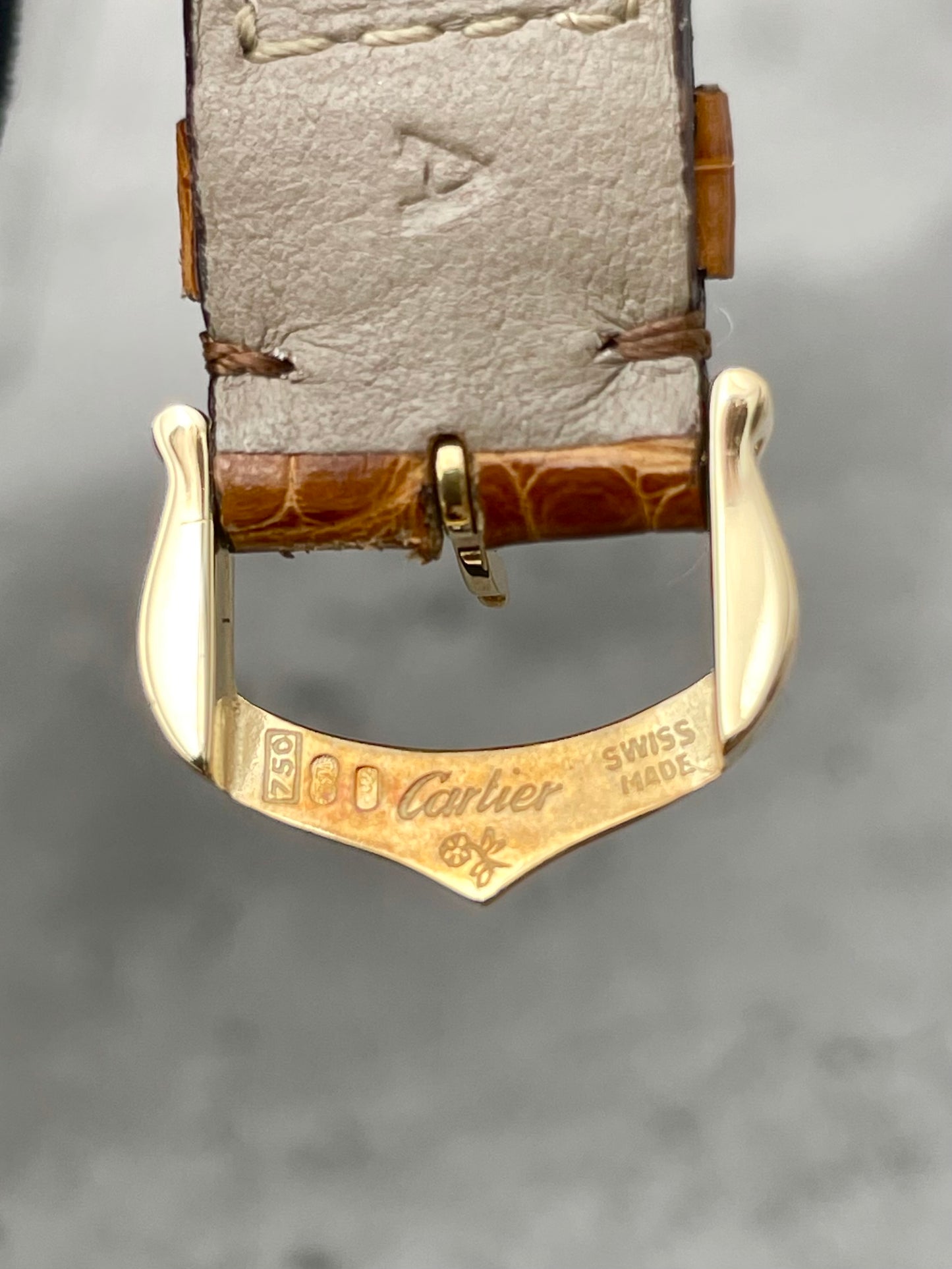 Cartier Tank Obus 16302